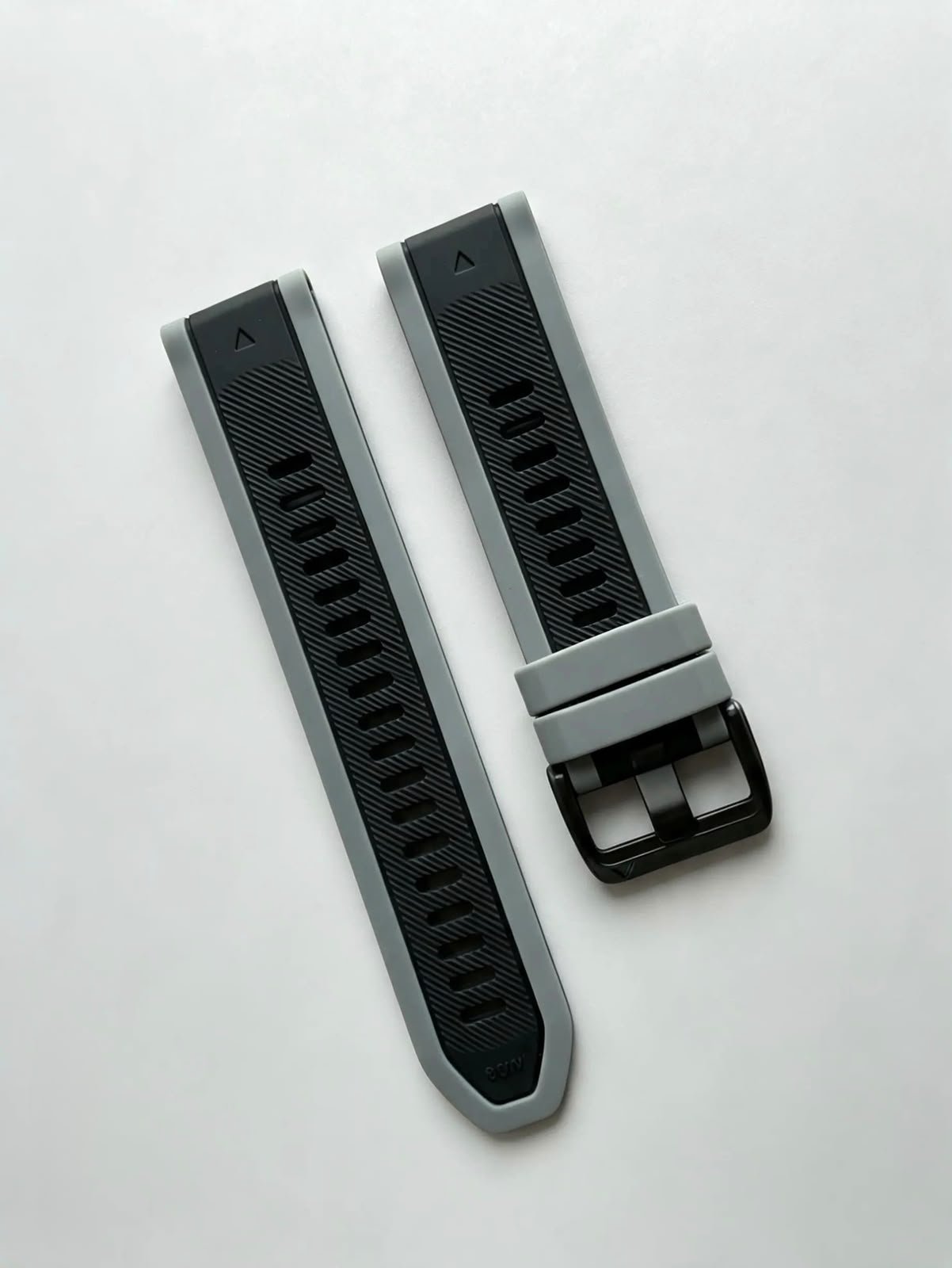 PULSO QUICKFIT NEGRO/GRIS TEXTURA VERTICAL 22 MM