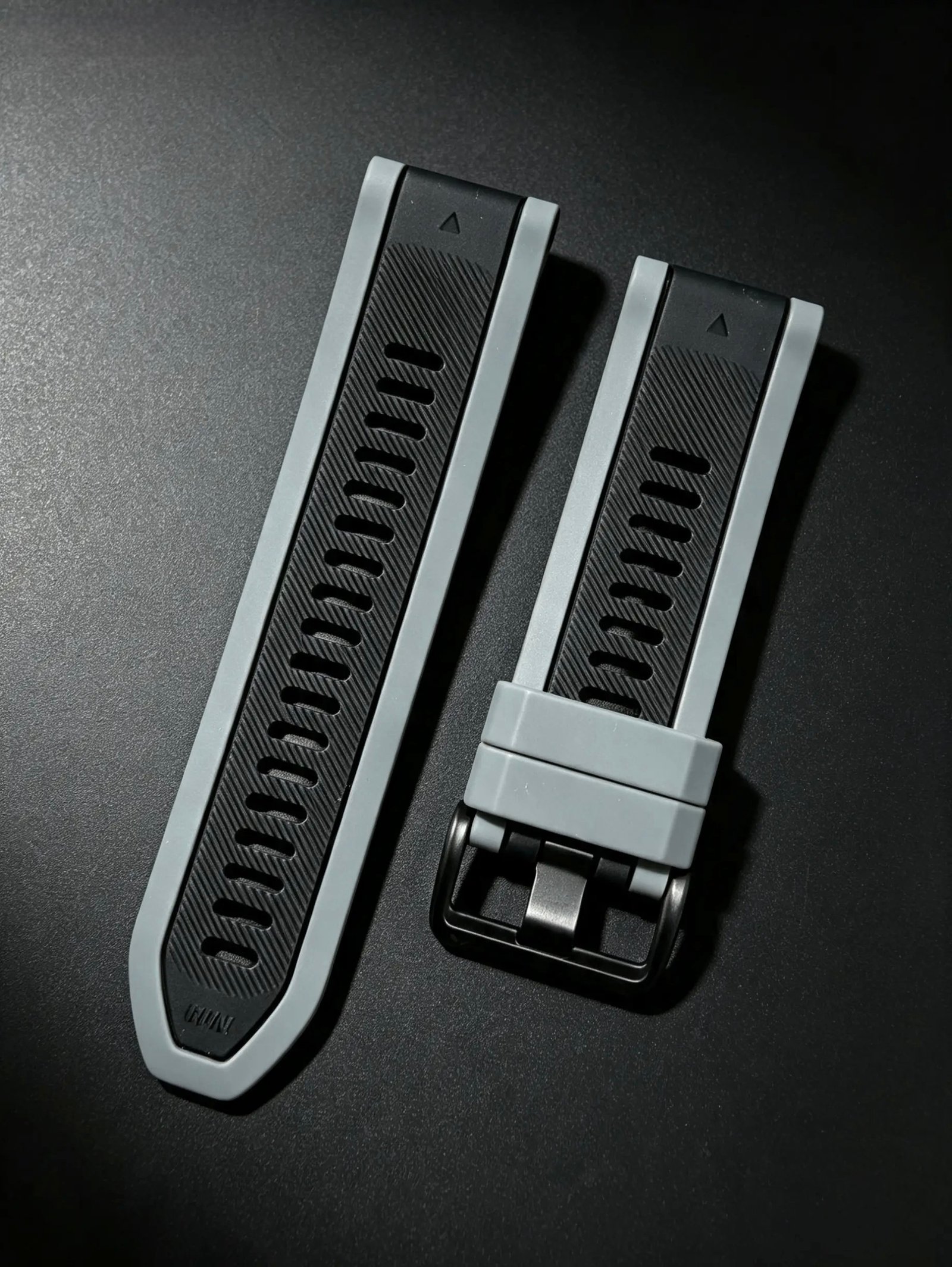 PULSO QUICKFIT NEGRO/GRIS TEXTURA VERTICAL 26 MM